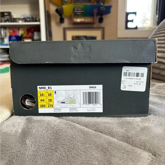 Adidas NMD R1 - Picture 12 of 15